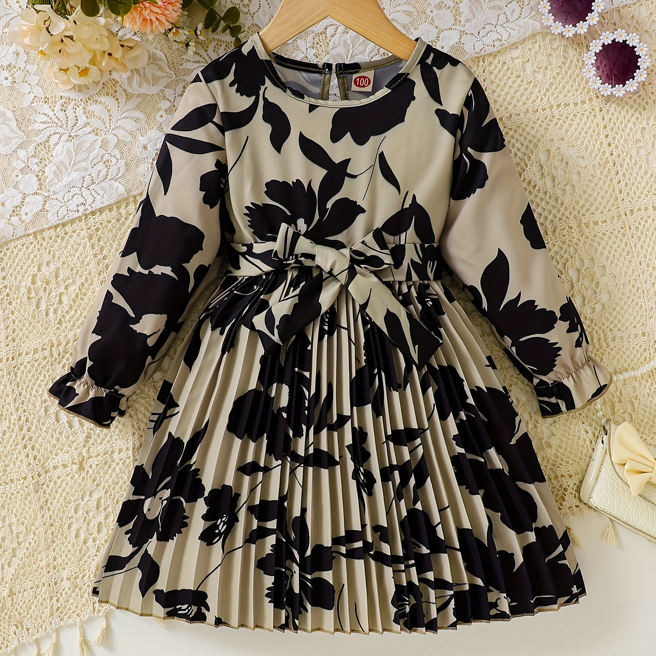 

Flowers Silhouette Pattern Long Sleeve Pleated Dress For Girls, Spring & Fall Party Sweet Casual Dresses, Gift