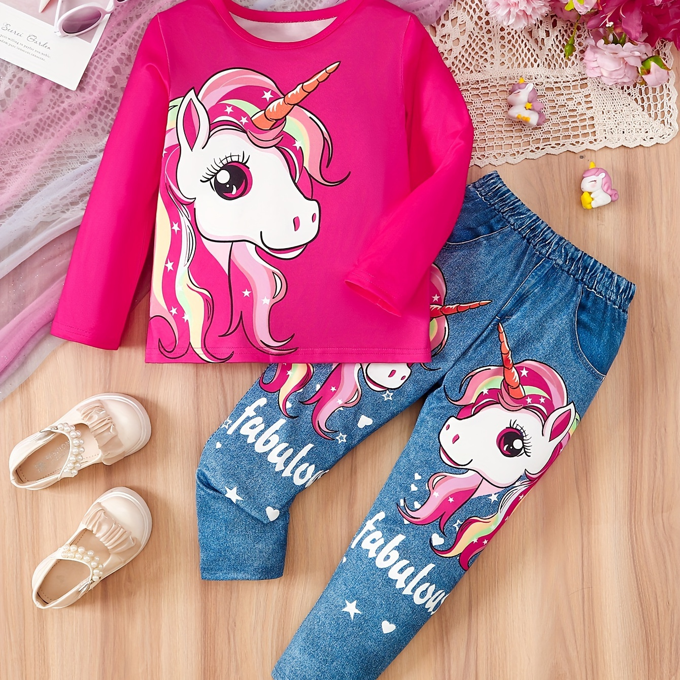 

2PCS, Haut à manches longues avec motif poney de dessin animé pour fille + leggings effet jean imitation - Coupe confortable et design tendance - Vêtements printemps et automne, cadeau