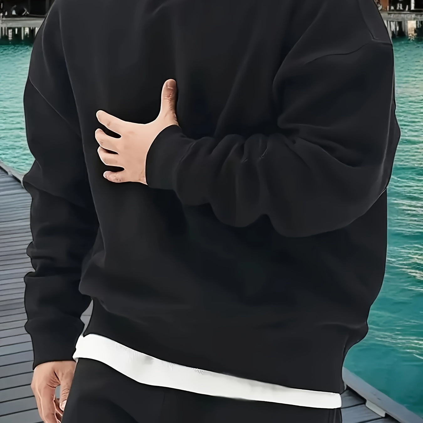 

Classic Round Neck Design Knitted Long-sleeved Sweater, Comfortable, Breathable And , Suitable For Daily , Essential For Autumn And Winter