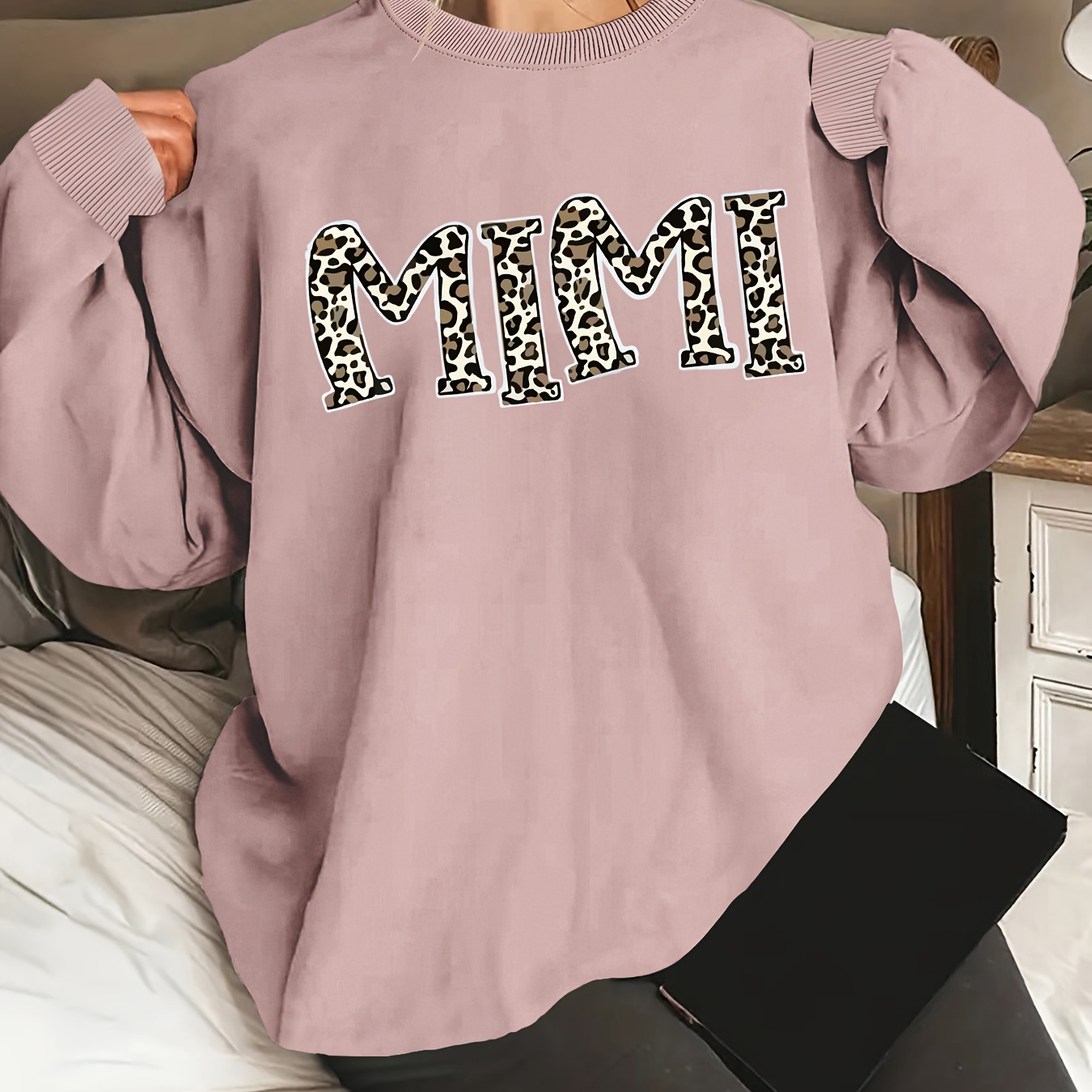 

Plus Size Mimi Print Pullover Sweatshirt, Casual Long Sleeve Crew Neck Sweatshirt For Fall & Spring, Women's Plus Size Clothing