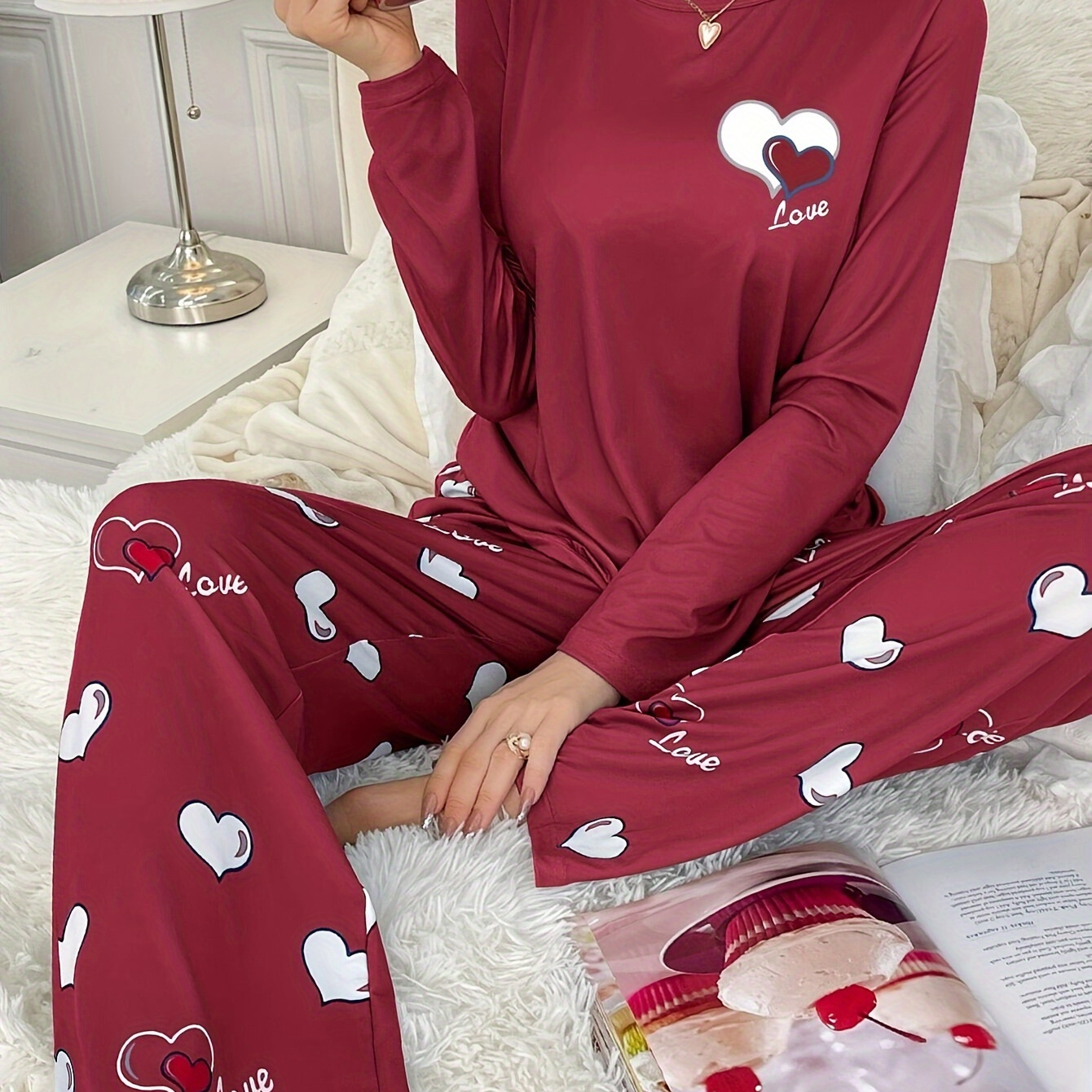 

Ensemble de pyjama à manches longues et imprimé cœur confortable pour femmes - Mélange polyester et élasthanne, col rond, lavable en machine