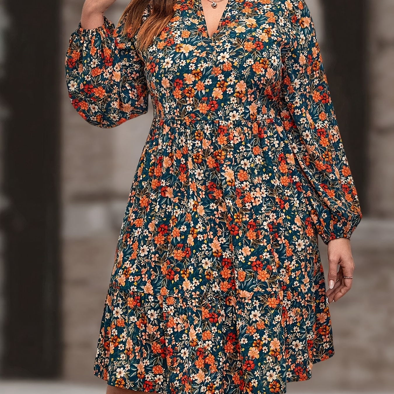 

fleurie , décontractée à longues et dégagée, longueur genou, vêtements .