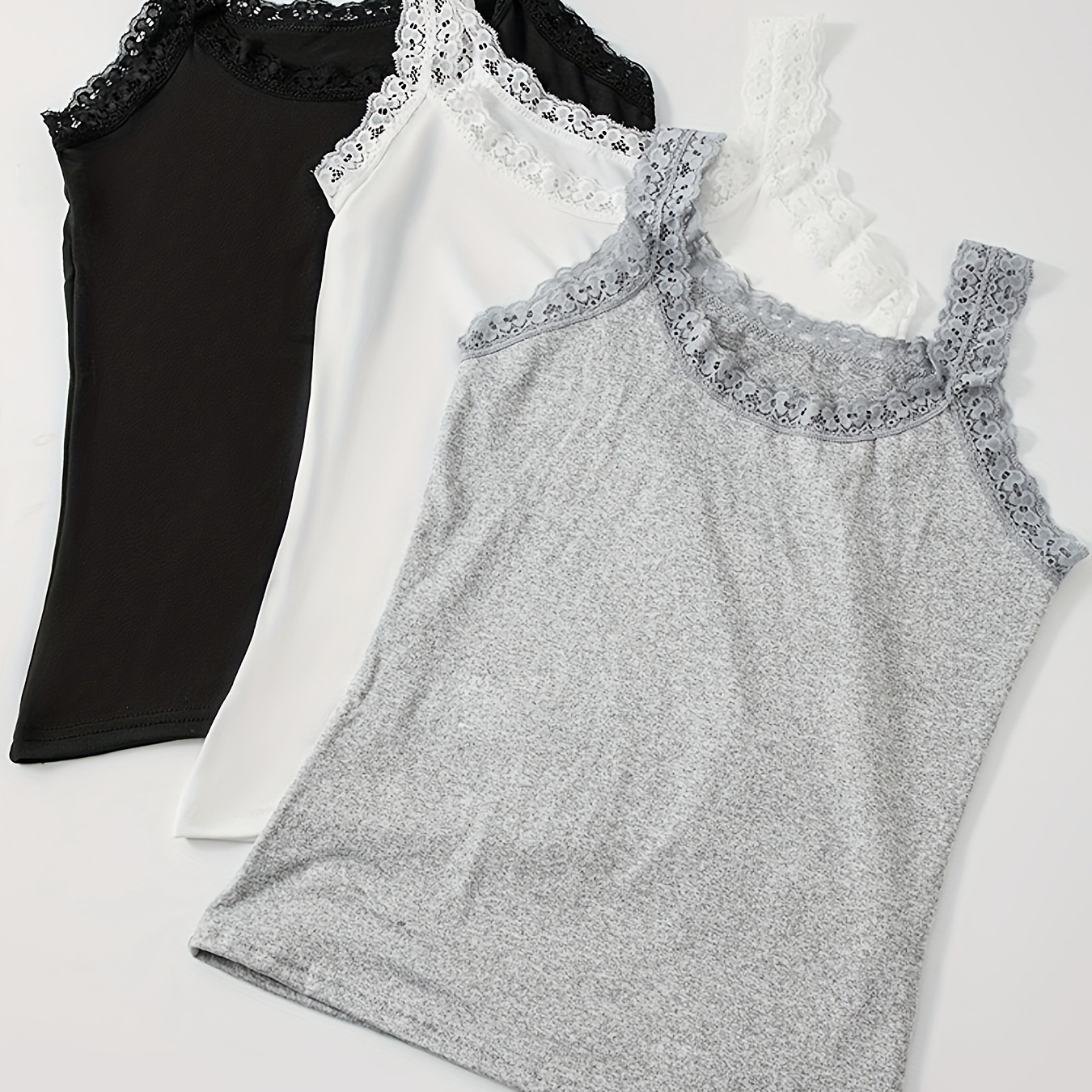 

Ensemble Élégant de 3 Tops Cami à Dentelle pour Femmes - Tenue de Détente et de Sommeil Polyvalente Toutes , Mélange de Polyester Respirant, Noir/Blanc/