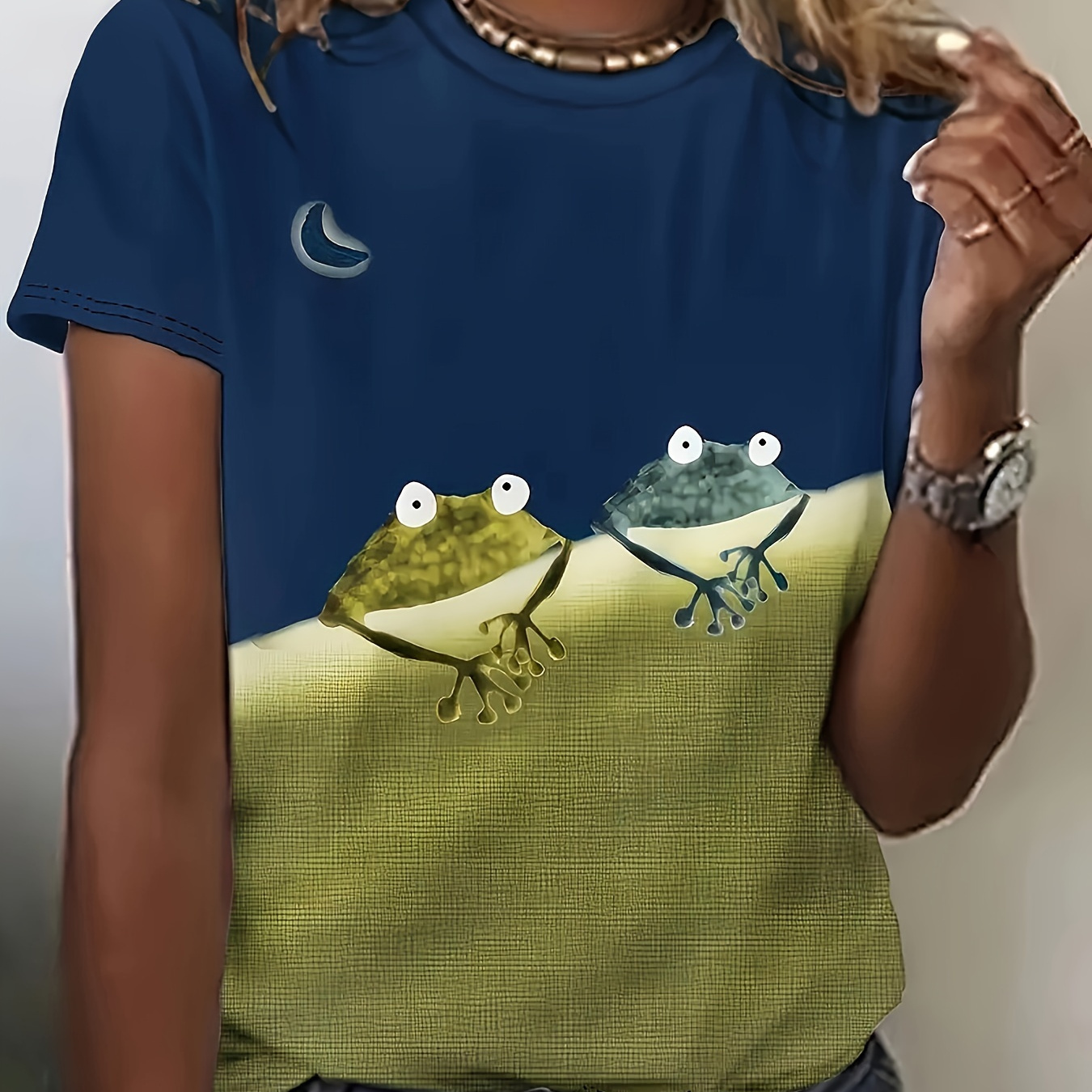 

Plus Size Frog Print Crew Neck T-shirt, Casual Short Sleeve T-shirt For Spring & Summer, Women's Plus Size Clothing