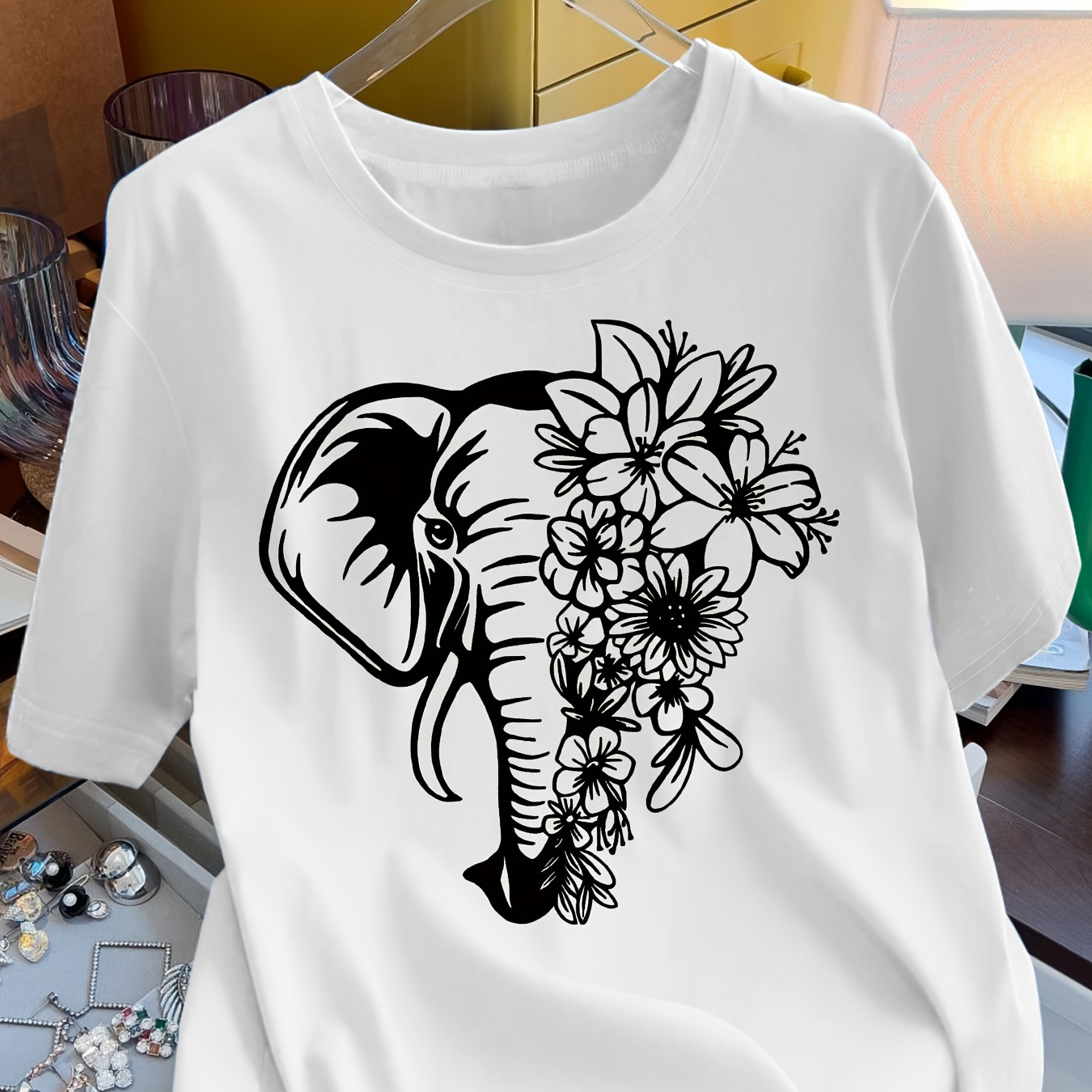 

Plus Size Elephants Graphic Print T-shirt, Short Sleeve Crew Neck Casual Top For Summer & Spring, Women's Plus Size Clothing