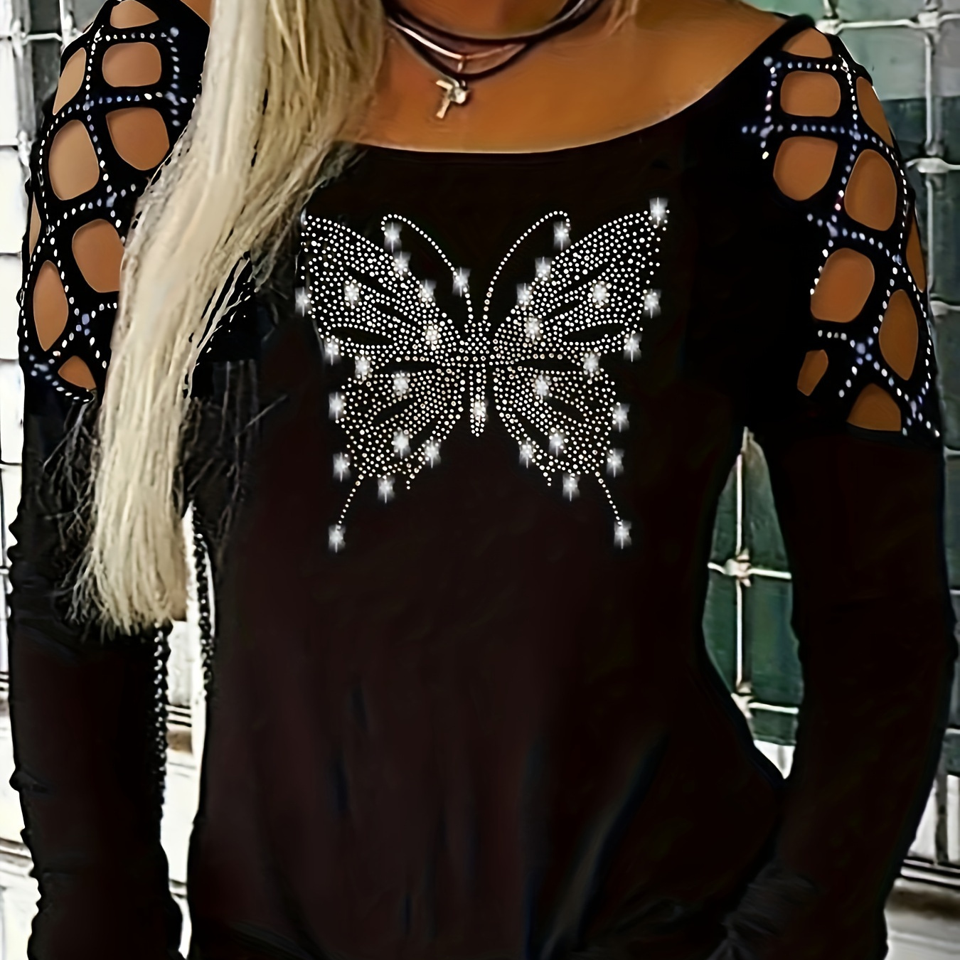 

T-shirt Papillon Grande Taille Avec Strass, T-shirt Décontracté À Encolure Dégagée Et Manches Longues Découpées, Vêtements Grande Taille Pour Femmes