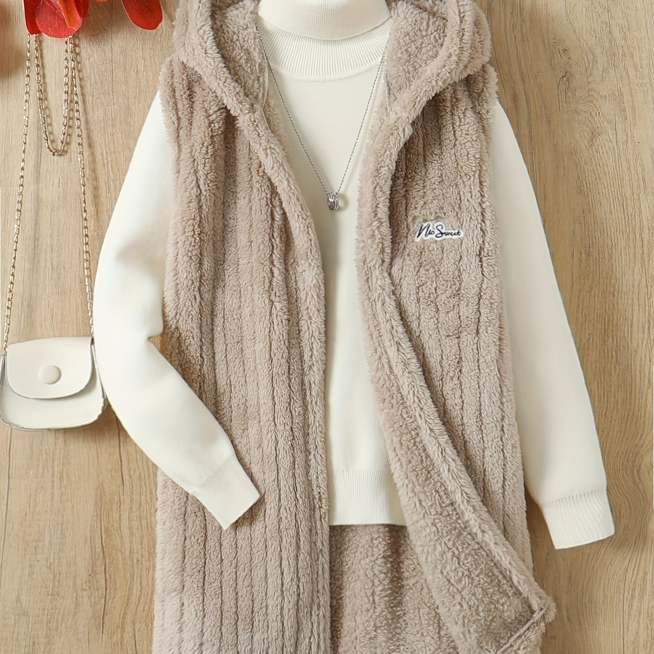 

Cozy & Stylish Girls' Long Fleece Vest - , Embossed With Simple Embroidery, Sleeveless Solid Color For Fall/winter Comfort