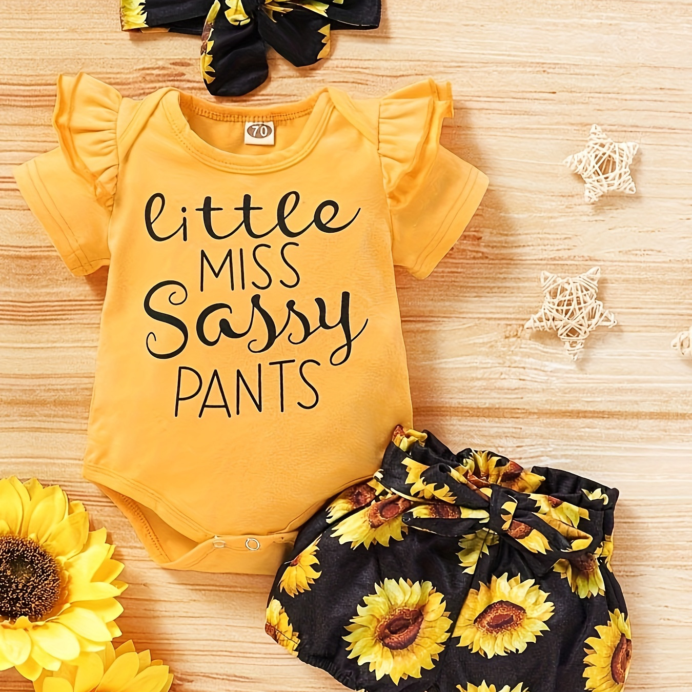 

3pcs Baby Girl's Sunflower Print Cotton Outfit Letter Print Ruffle Sleeve Onesie + Allover Print Belted Shorts + Headband Set