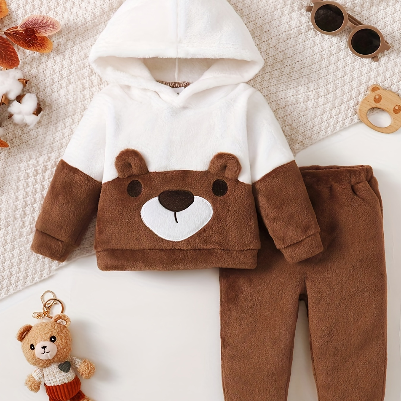 

Baby Boys Cute Plush Bear Graphic Long Sleeve Hooded Top & Pants Two-pieces Set