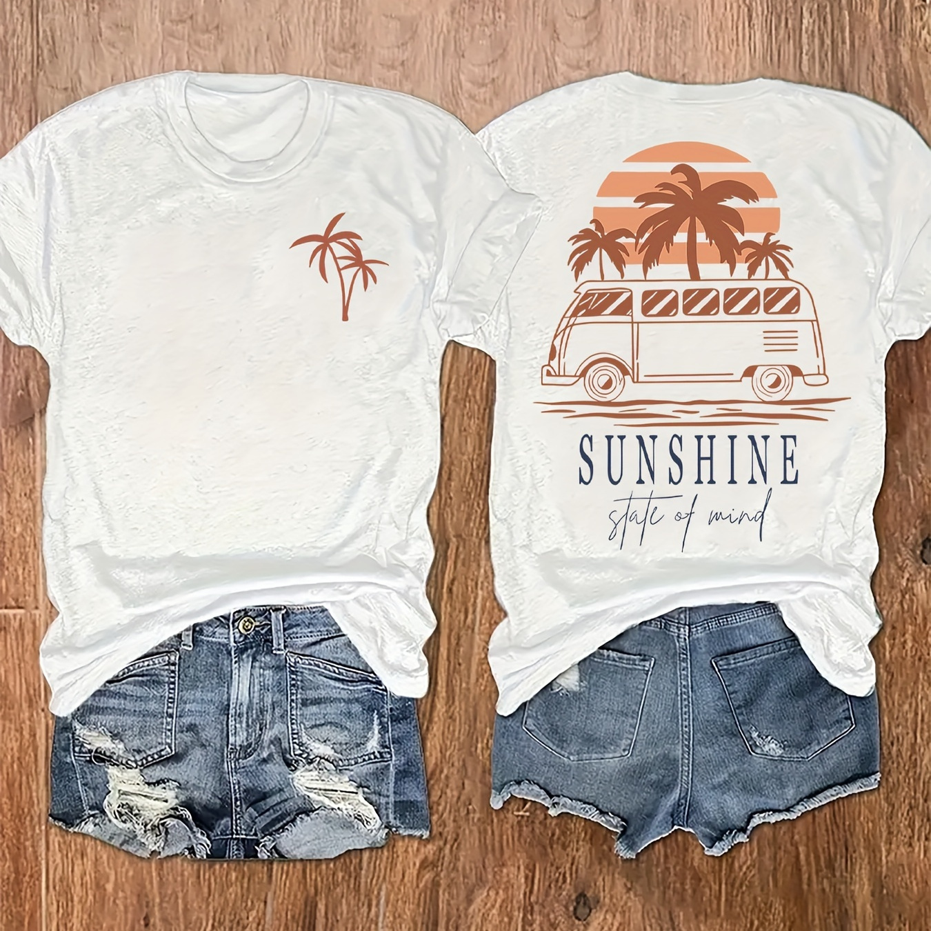 

Plus Size Palm Tree And Vintage Van Print T-shirt, Relaxed Fit Short Sleeve Crew Neck Top For Summer & Spring, Women's Plus Size Clothing