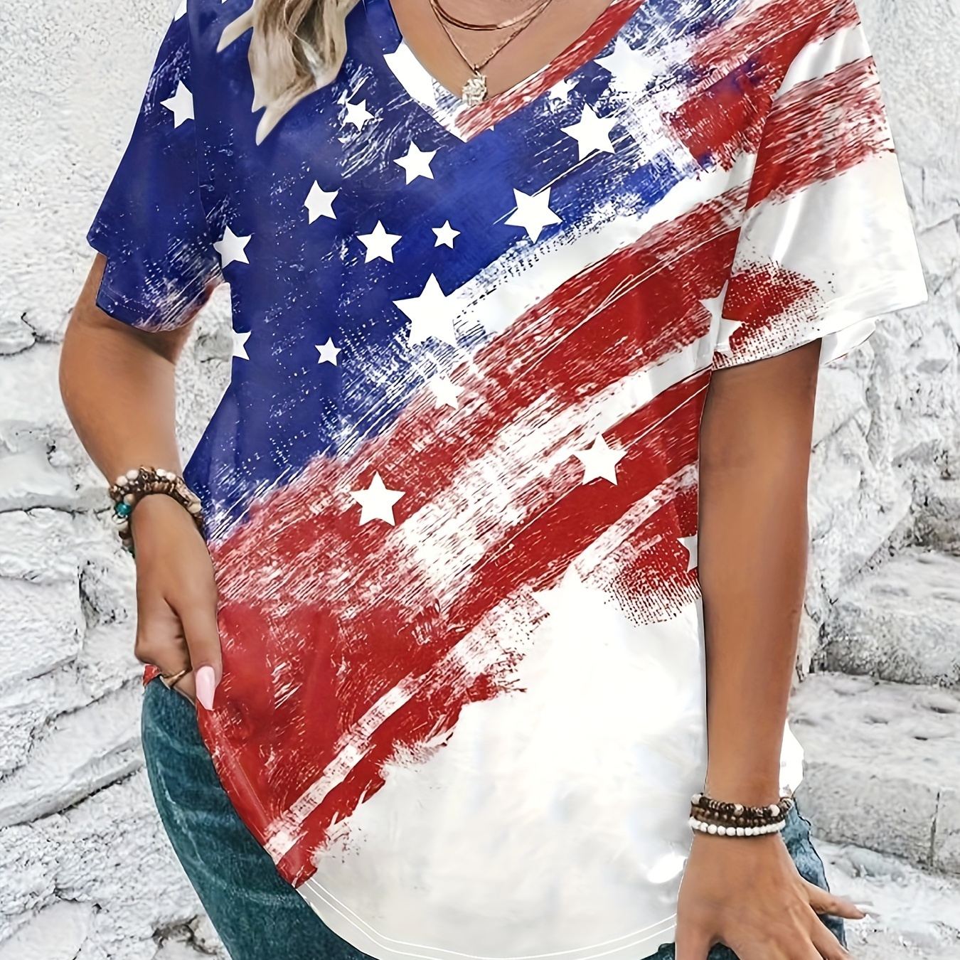 

Plus Size Independence Day Flag Print T-shirt, Casual V Neck Short Sleeve T-shirt For Spring & Summer, Women's Plus Size Clothing