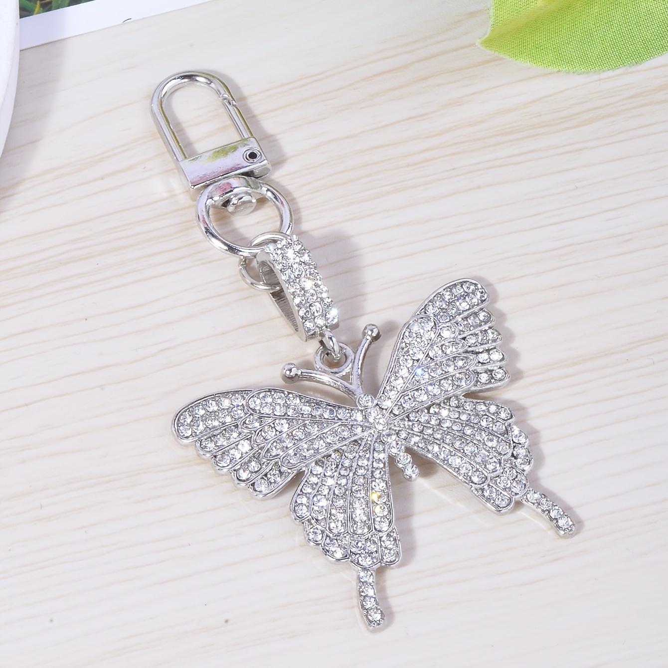 

1pc Alloy Rhinestone Golden Butterfly Keychain Fashion Cute Bag Key Chain Ornament Bag Purse Charm Accessories