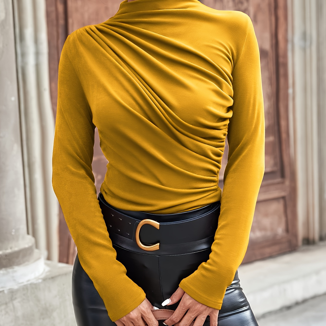 

T-shirt froncé à col montant de couleur unie, haut élégant et ajusté à manches longues pour l'automne et l'hiver, vêtements pour femmes