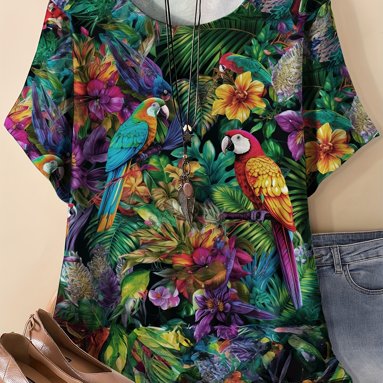 

Plus Size Parrot & Floral Print T-shirt, Casual Crew Neck Short Sleeve Top For Spring & Summer, Women's Plus Size Clothing