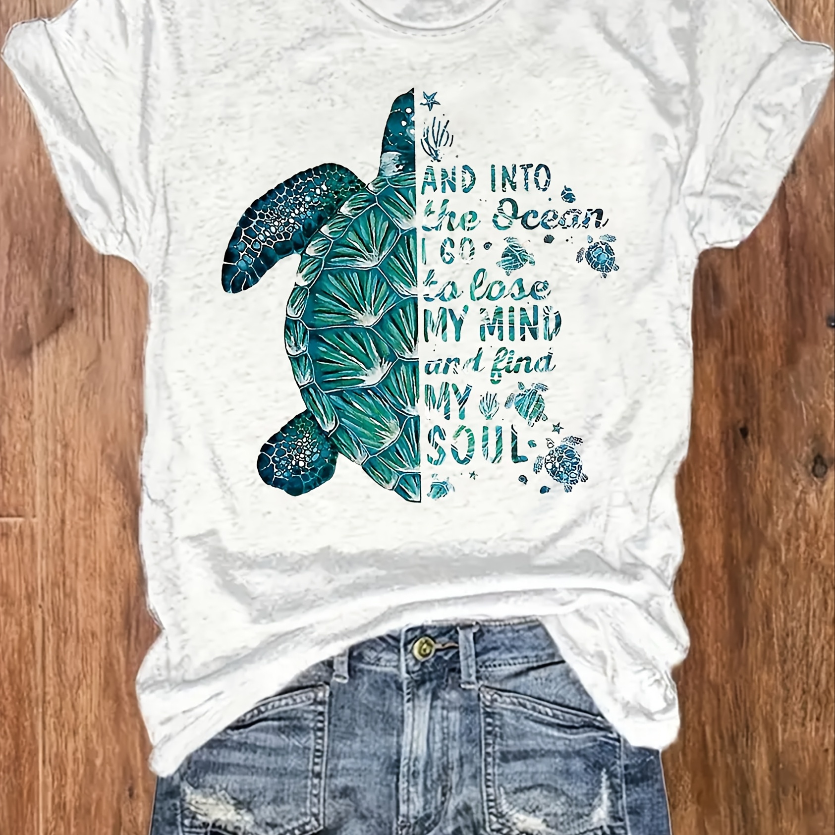 

1pc Women's Polyester T-shirt With Ocean Turtle Print, Crew Neck, Short Sleeve, Regular Length, Animal Pattern, Knit Fabric, Casual Top