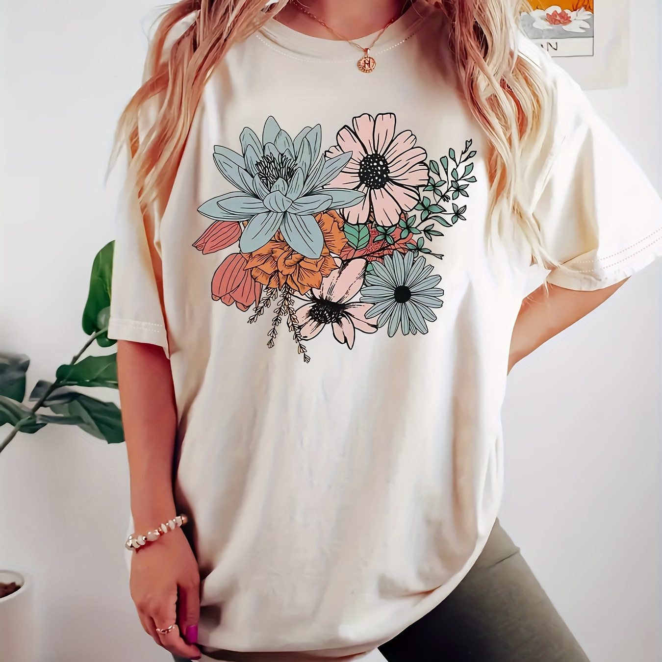 

Plus Size Floral Print T-shirt, Casual Crew Neck Short Sleeve T-shirt, Women's Plus Size clothing