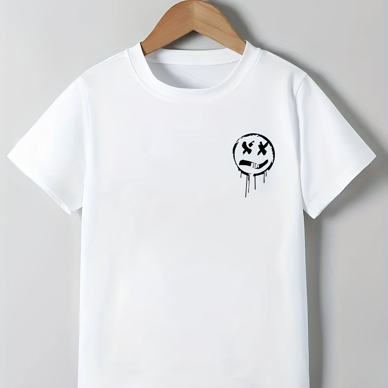 

Smiling Face Print Boys Creative T-shirt, Casual Lightweight Comfy Short Sleeve Tee Tops, Kids Clothings For Summer