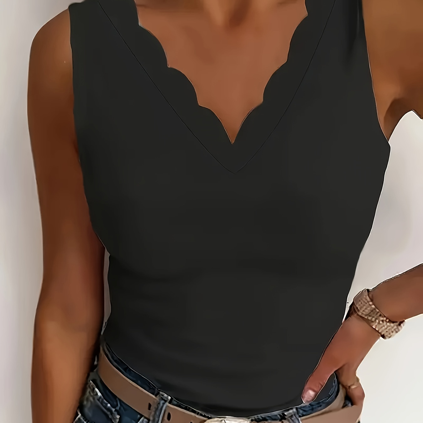 

Plus Size Scallop Trim Solid Tank Top, Casual V Neck Sleeveless Tank Top For Summer, Women's Plus Size clothing