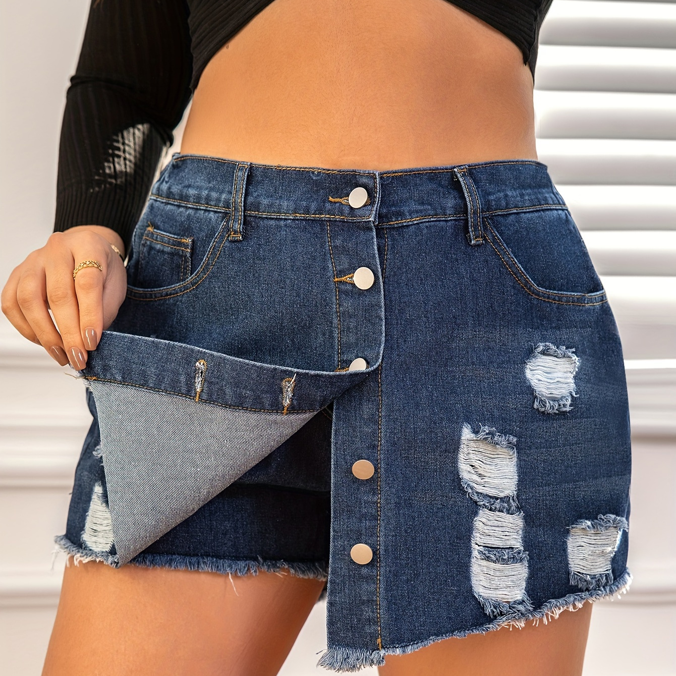 

Women's Casual Denim Skorts, Plus Size Ripped Single-breasted Raw Hem Elastic Waist Distressed Slash Pocket Denim Shorts