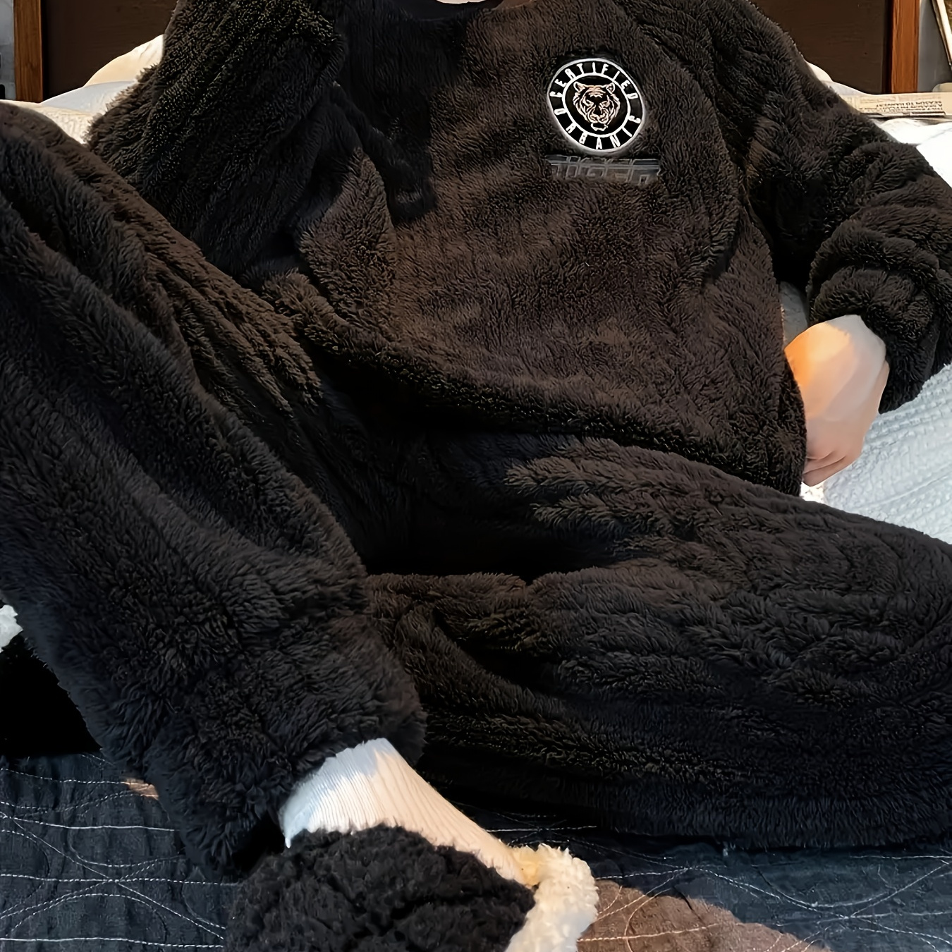 

Men's Hooded Pajama Set, Plush And Comfortable , Striped , Must-have For Winter!