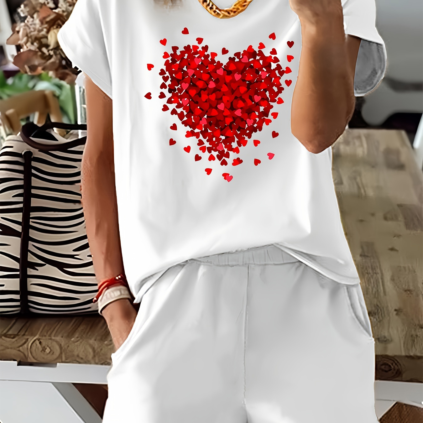 

Heart Print 2 Piece Set, Short Sleeve Crew Neck T-shirt & Elastic Waist Slant Pocket Shorts Outfits, Women's Clothing