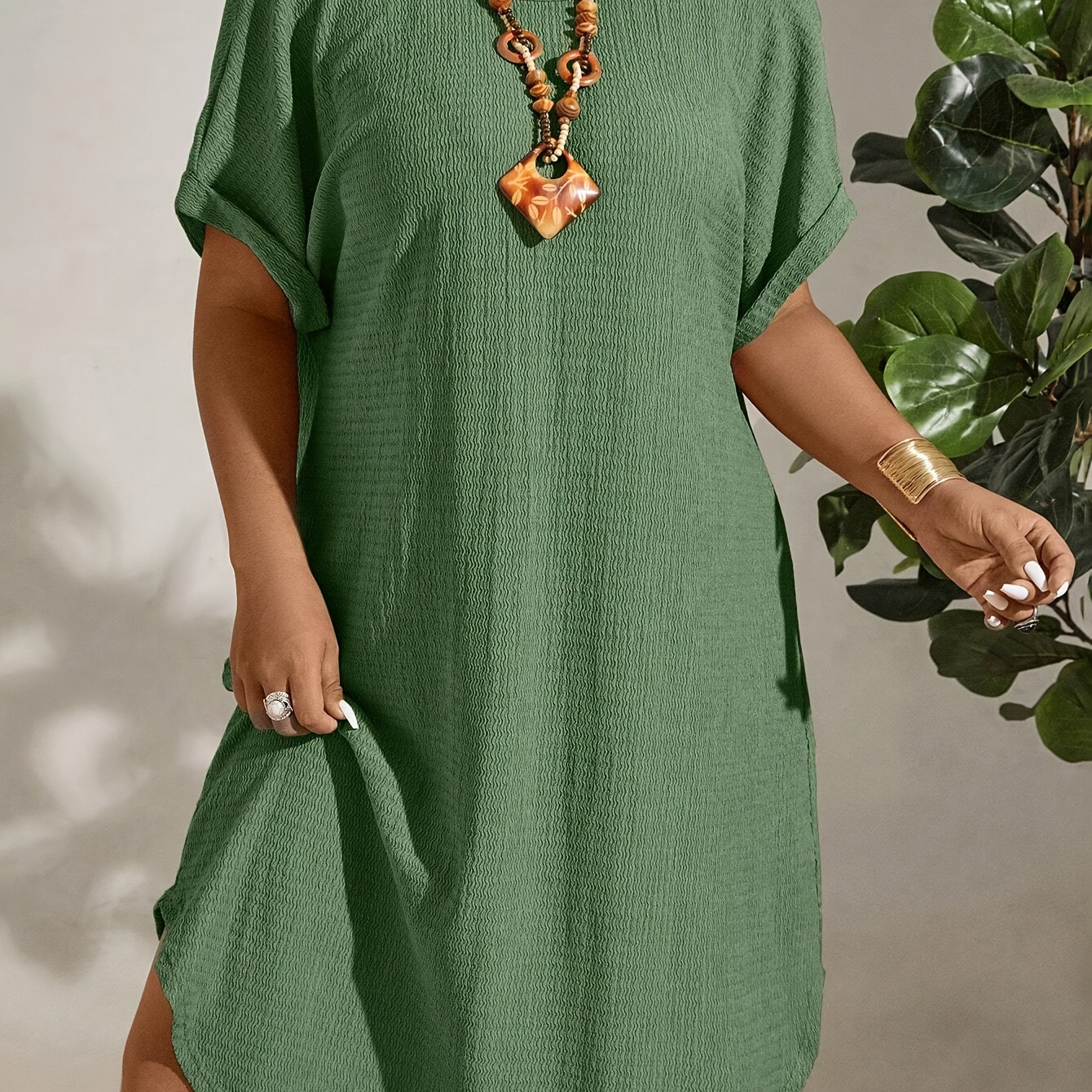 

Robe texturée de couleur unie grande taille, robe décontractée à manches courtes et col rond pour le printemps et l'été, vêtements grande taille pour femmes