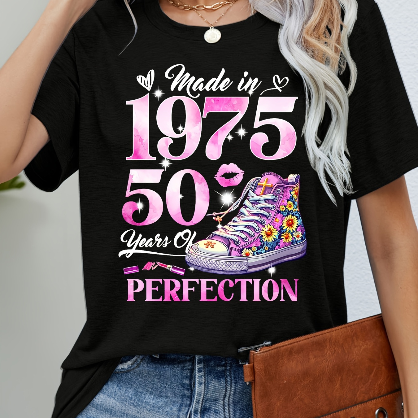 

50 Est 1975 Old Gifts 50th Birthday Queen Print T-shirt, Short Sleeve Crew Neck Casual Top For Summer & Spring, Women's Clothing