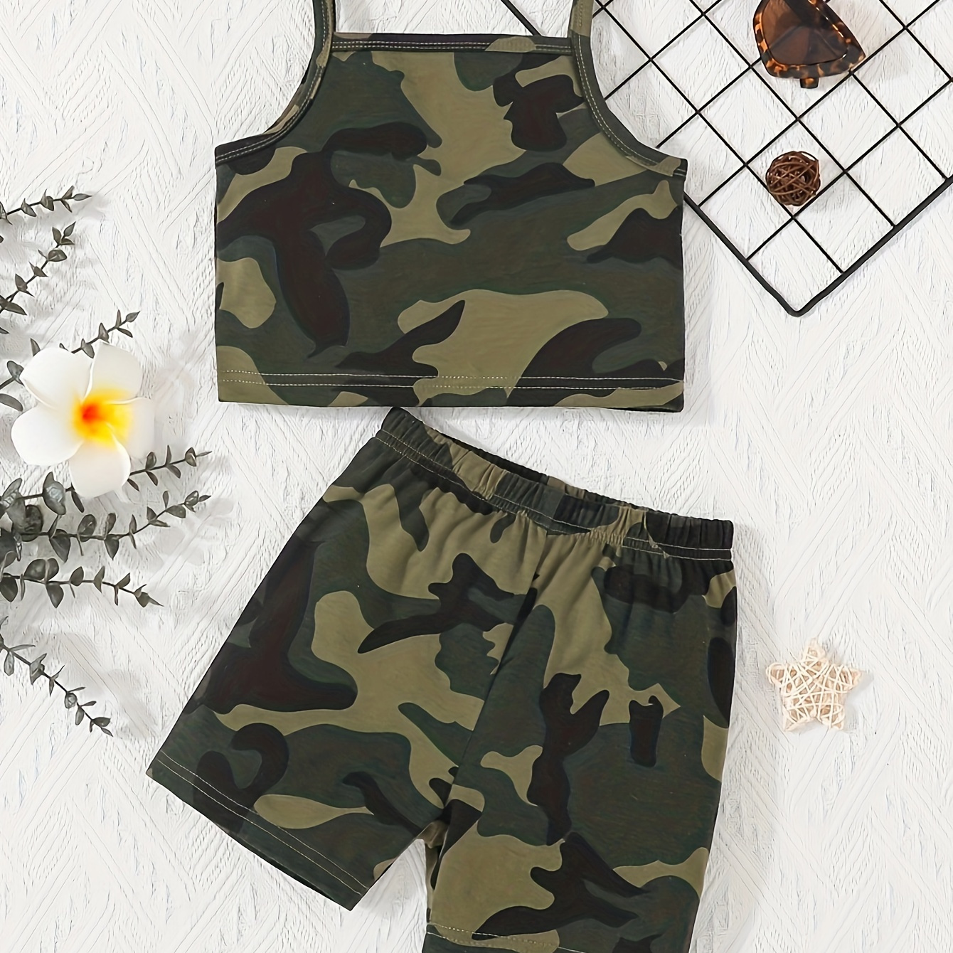 

Ensemble De Vêtements Décontractés Pour Filles En Bas Âge Avec Débardeur Sans Manches Imprimé Camouflage Et Short Assorti