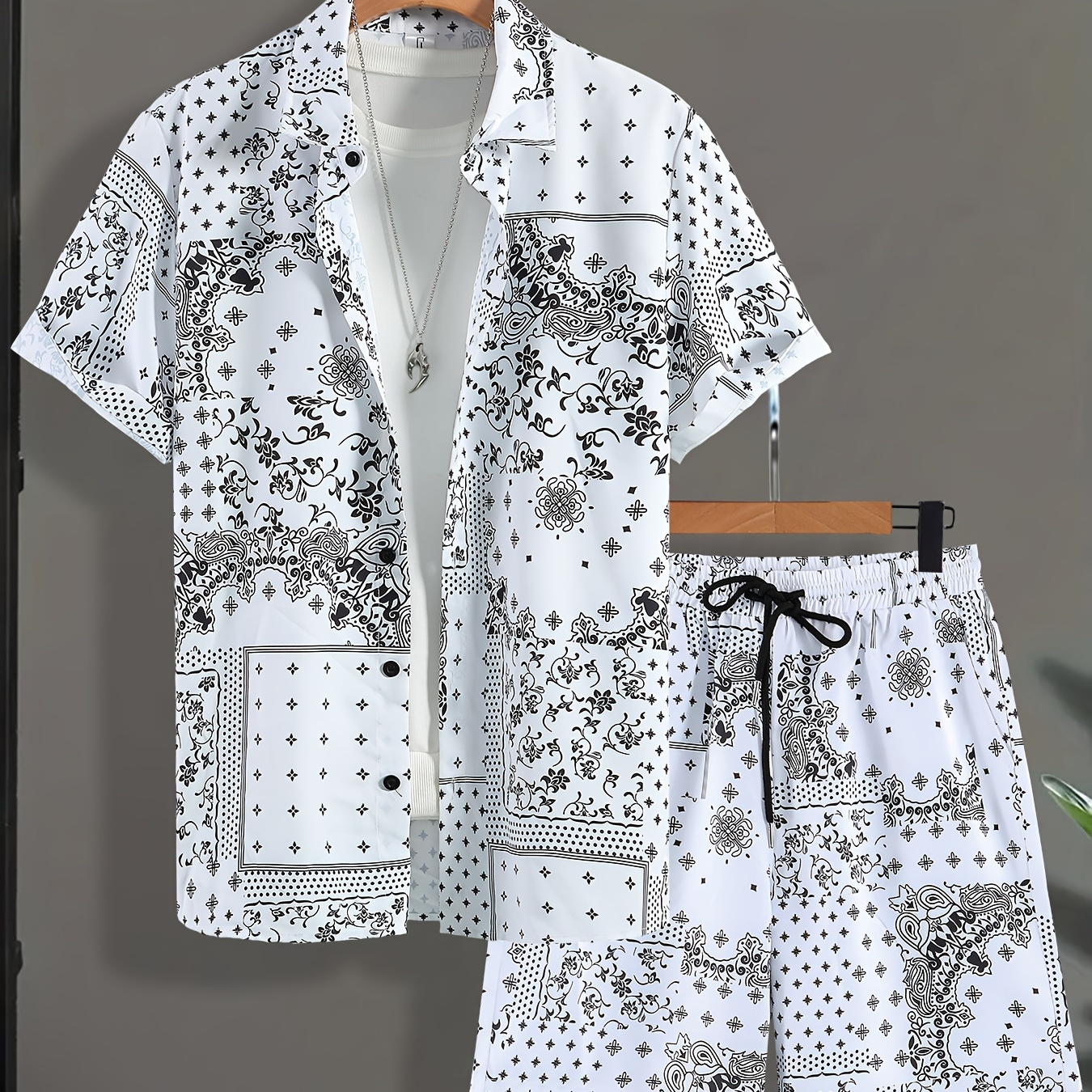 

2-piece Men's Paisley Pattern Print Summer Outfit Set, Short Sleeve Button Up Lapel Shirt Top & Drawstring Shorts With Pockets For Casual