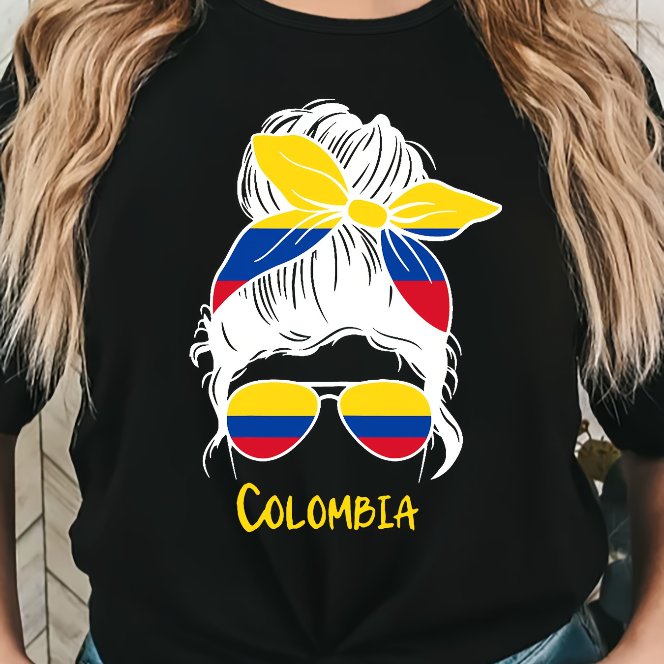 

Women's Casual Round Neck Short Sleeve T-shirt With Girl & "colombia" Print, Spring/summer Fashion Top