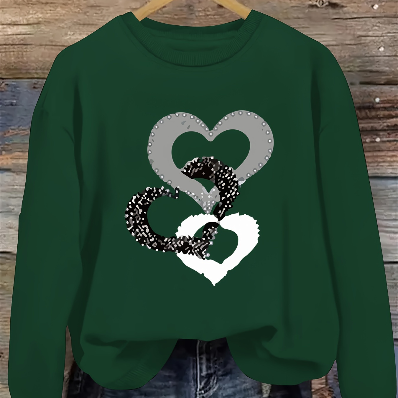 

Plus Size Heart Print Pullover Sweatshirt, Casual Long Sleeve Crew Neck Sweatshirt For Fall & Winter, Women's Plus Size Clothing