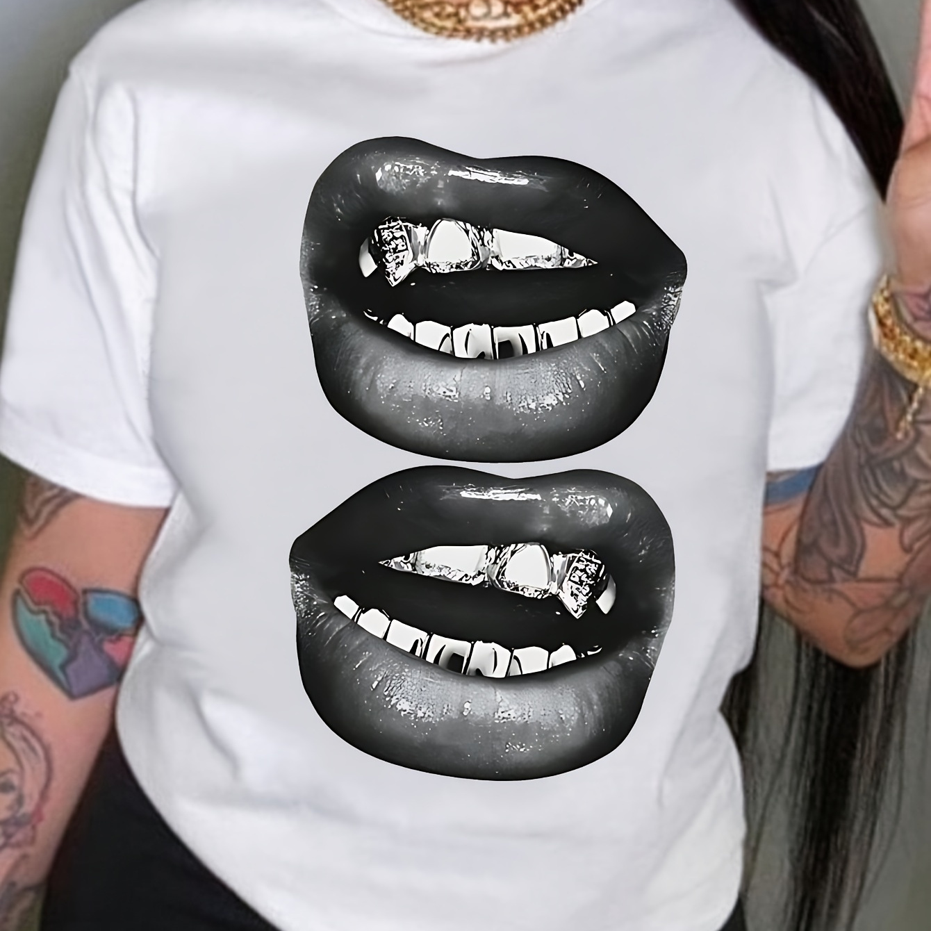 

Plus Size Graphic Print T-shirt, Short Sleeve Crew Neck Casual Top For Summer & Spring, Women's Plus Size Clothing