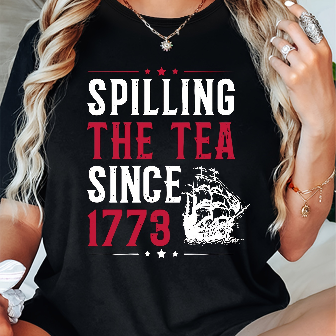

Women's Casual Round Neck T-shirt With "spilling The Tea Since 1773" Print, Short Sleeve Casual Tee, Sporty & Daily Wear Top For Spring & Summer