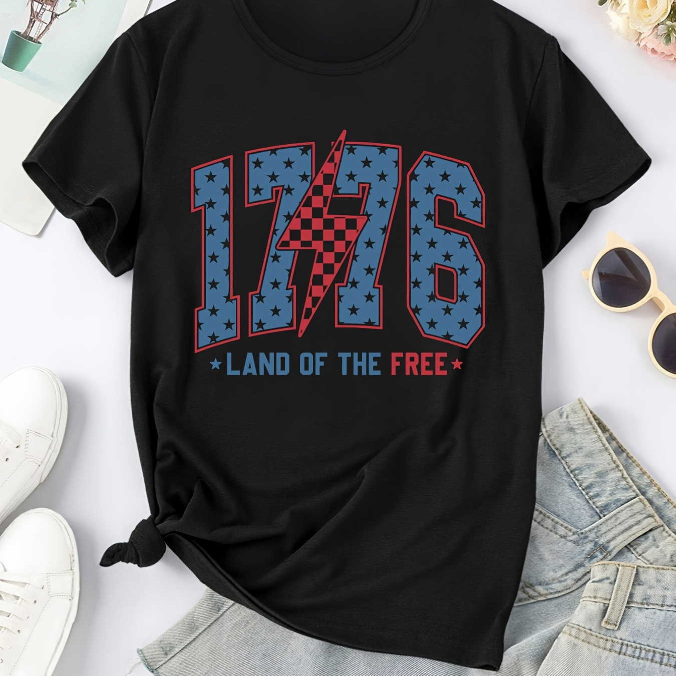

Independence Day Patriotic T-shirt For Women, '1776 Land Of The Free' Print, Casual Short Sleeve Tee, Sporty Daily Top, Round Neck