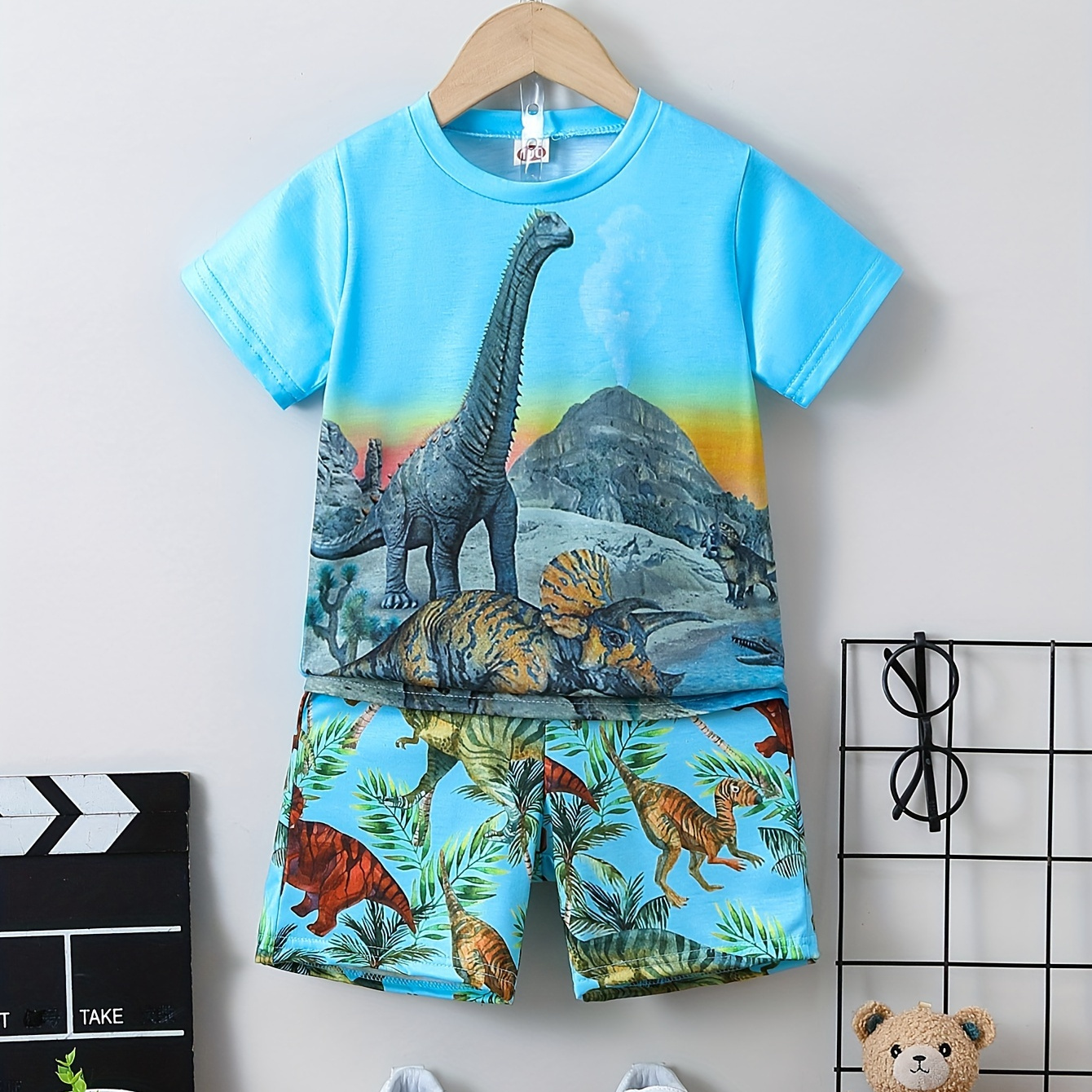 

2pcs Boys Casual Cool Dinosaur 3d Graphic Print Short Sleeve T-shirt & Shorts Set, Comfy Summer Boys Clothes