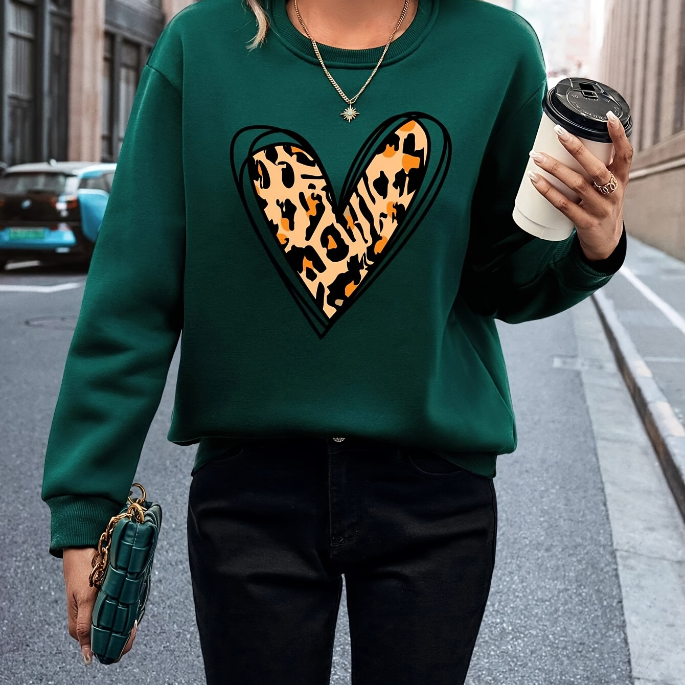 

Women's Fashion Sweatshirt, Leopard Print Heart Design, Casual Long Sleeve Fleece Sweatshirt, Crew Neck Sporty Top