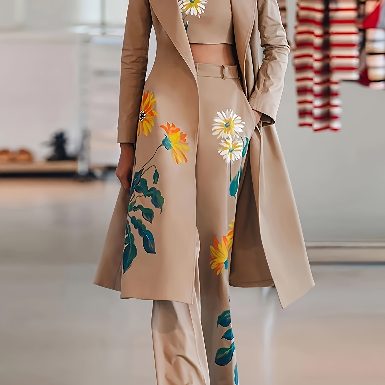 

Women's Elegant Polyester Blazer Suit Set With Floral Print, Long Sleeve, Autumn/ Wear, 3-piece Set With Blazer, Top, And Pants