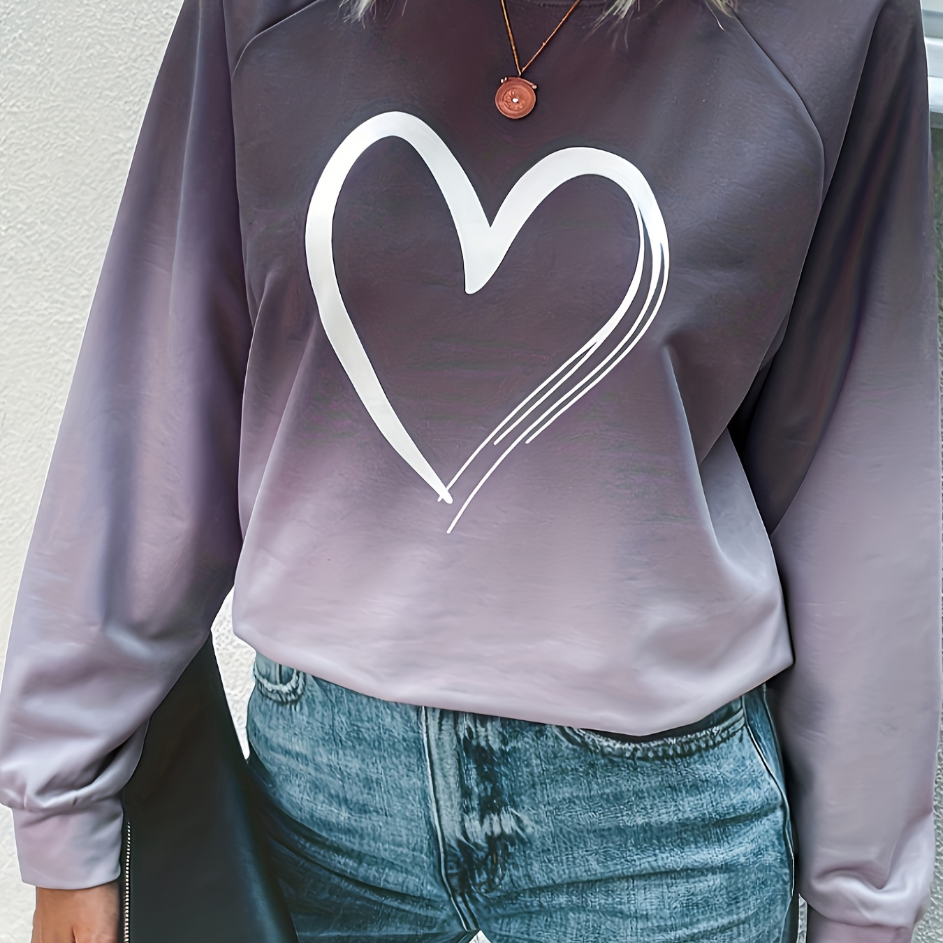 

Plus Size Casual Sweatshirt, Women's Plus Ombre & Heart Print Long Sleeve Round Neck Sweatshirt