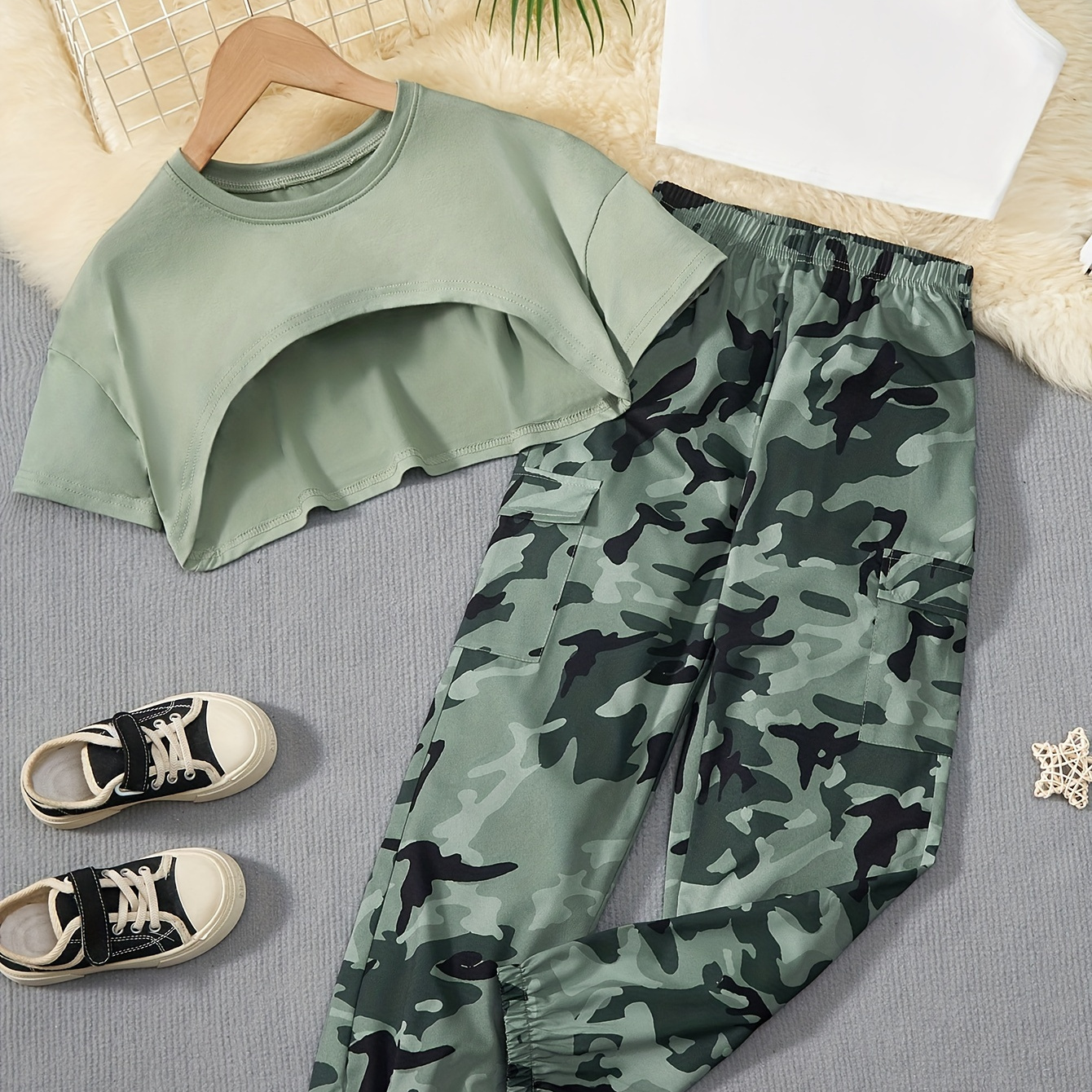 

3pcs, Solid Cropped Top + Cami T-shirt + Camouflage Pattern Pants Set For Girls Outdoor Gift