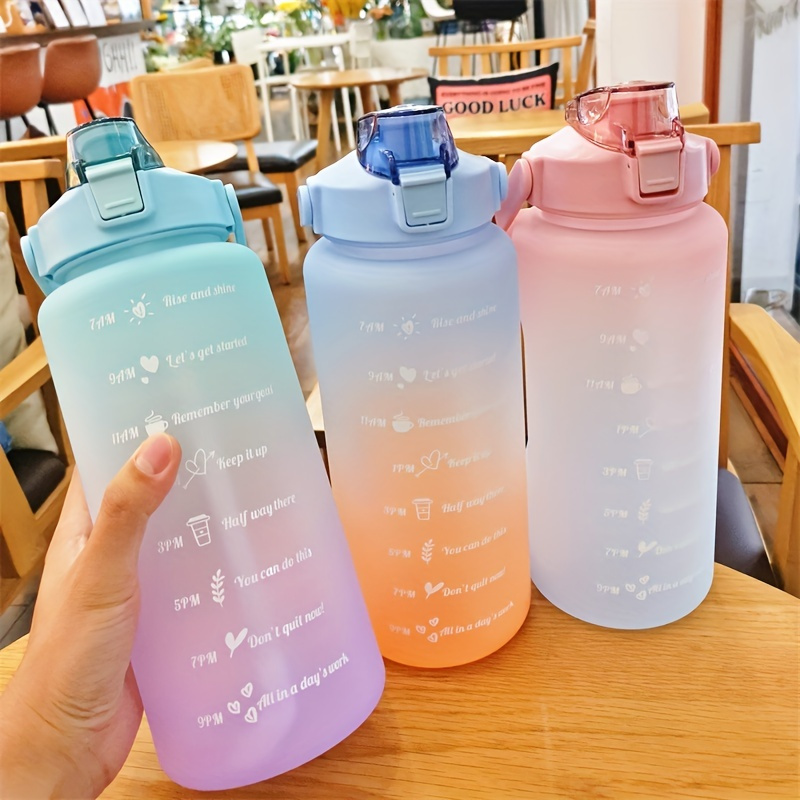 Botella de agua motivacional grande con marcador de tiempo con popote sin  BPA para deporte y fitness (rosa y azul, 64 onzas / medio galón)