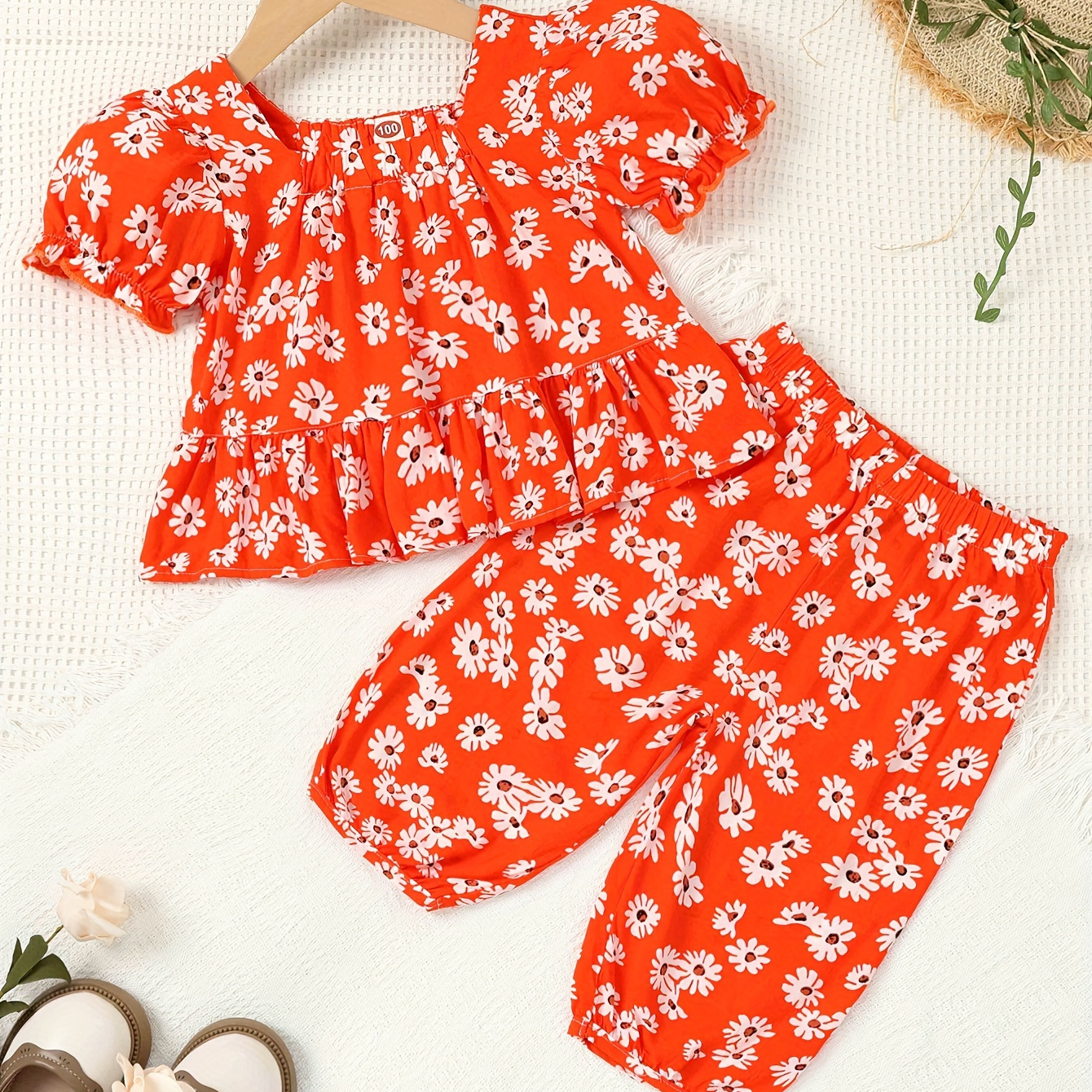 

Orange Daisy Print Girls 2pcs Puff Sleeve Short Blouse + Cropped Pants Two-piece Set For Summer