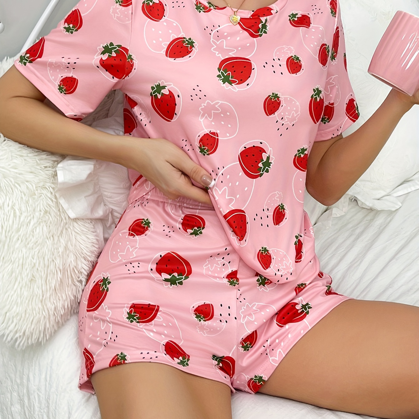 

Strawberry Print Pajamas Set, Short Sleeve Crew Neck Top & Shorts, Women's Sleepwear & Loungewear