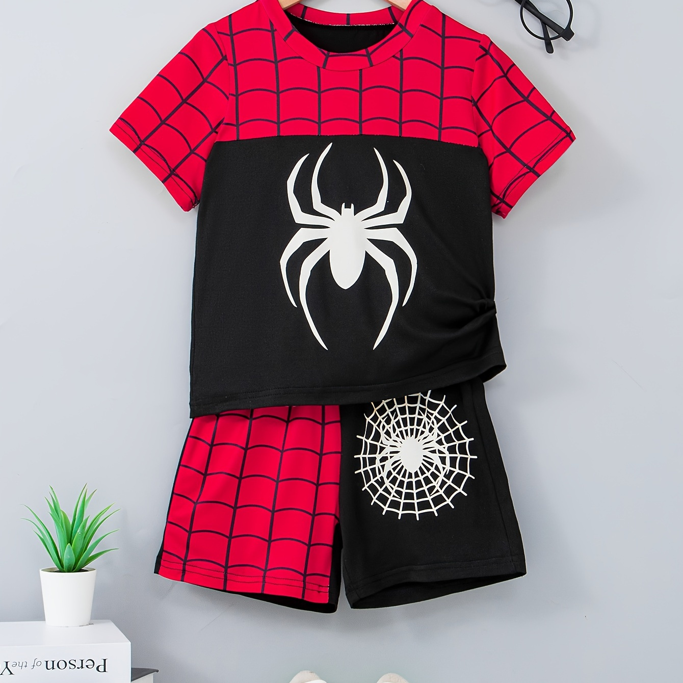 

2pcs Boys Casual Plaid Stitching And Spider Graphic Print Short Sleeve T-shirt & Shorts Set, Comfy Summer Kids Clothes