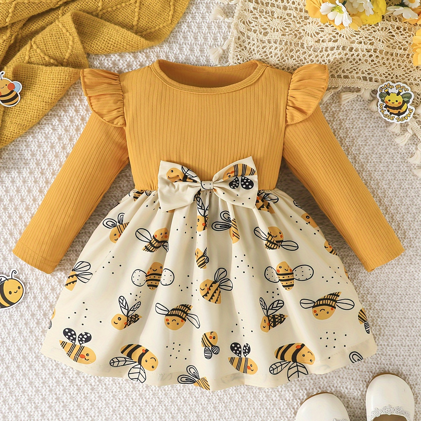 

Adorable Bee Cartoon Long Sleeve Dress For Girls - Soft & Stretchy Polyester , Spring & Fall Outdoor Fun