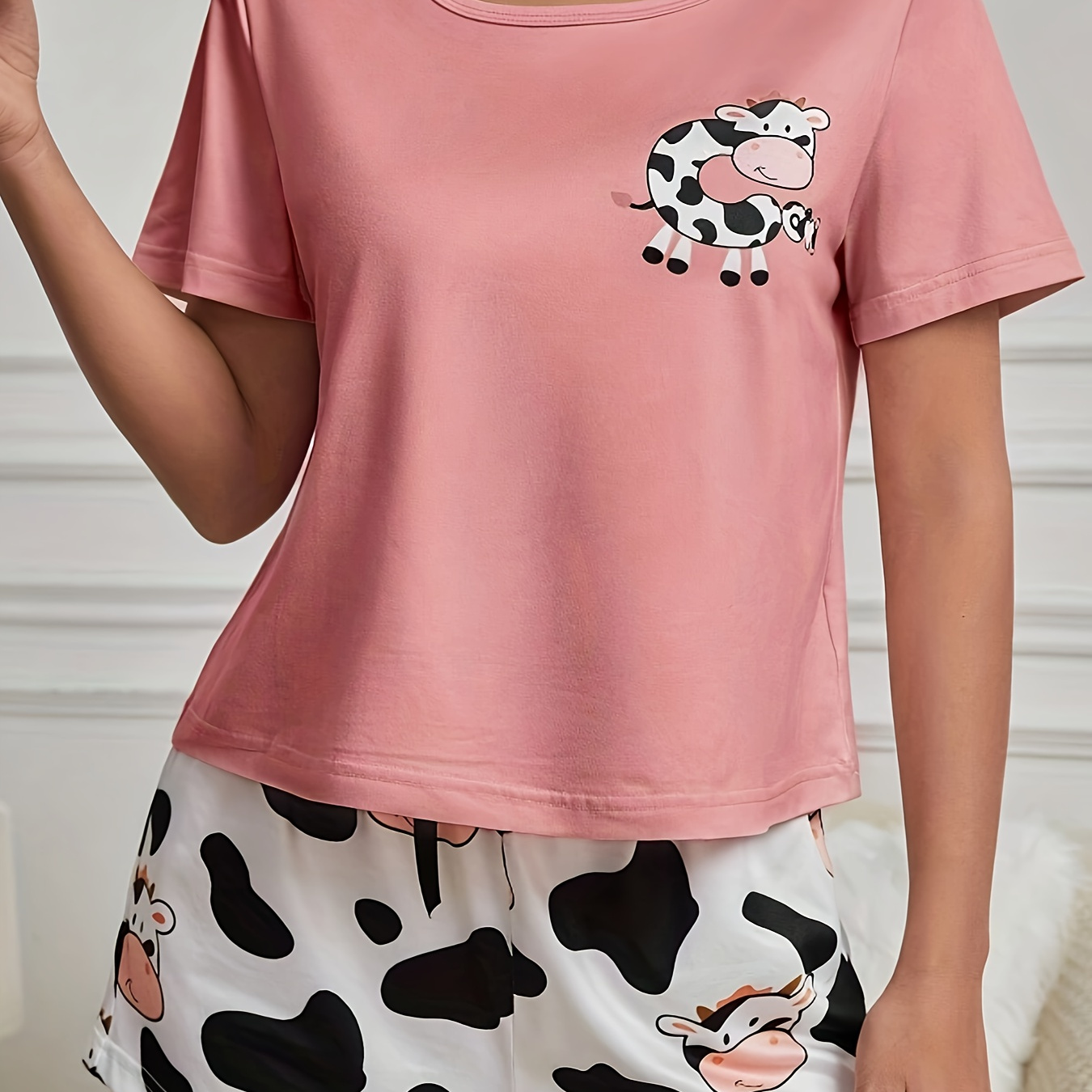 

Women's Cute Cow Print Pajama Set, Short Sleeve Round Neck Top & Shorts, Comfortable Relaxed Fit, Summer Nightwear