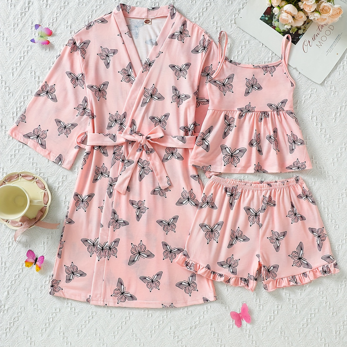 

3pcs Kids Girls Butterfly Allover Print Cami Top + Ruffled Lace Shorts + Butterfly Allover Print Crop Sleeve Bathrobe Loungewear Set With Belt Set