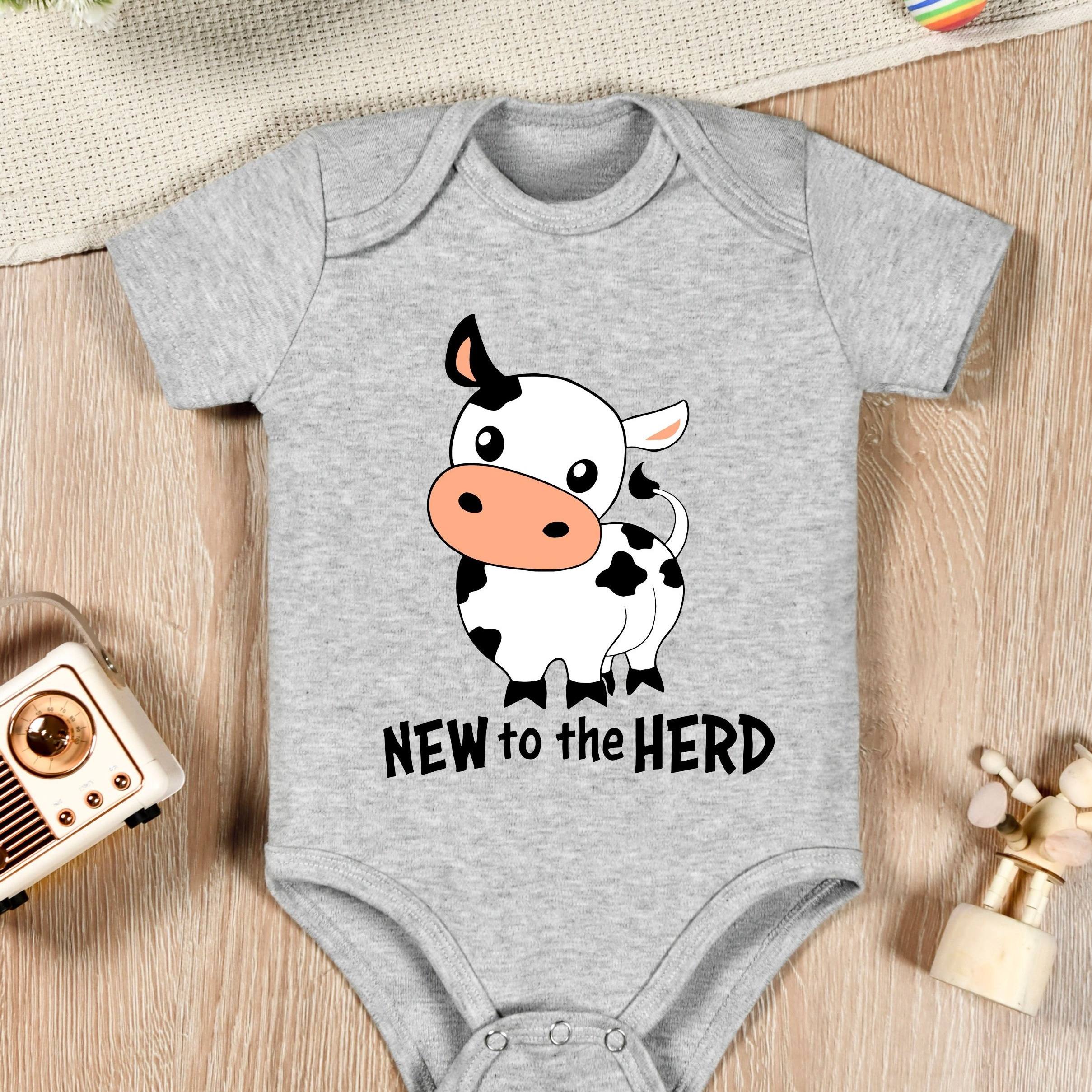 

Infant's "new To The Herd" Cow Print Bodysuit, Casual Short Sleeve Onesie, Baby Boy's Clothing