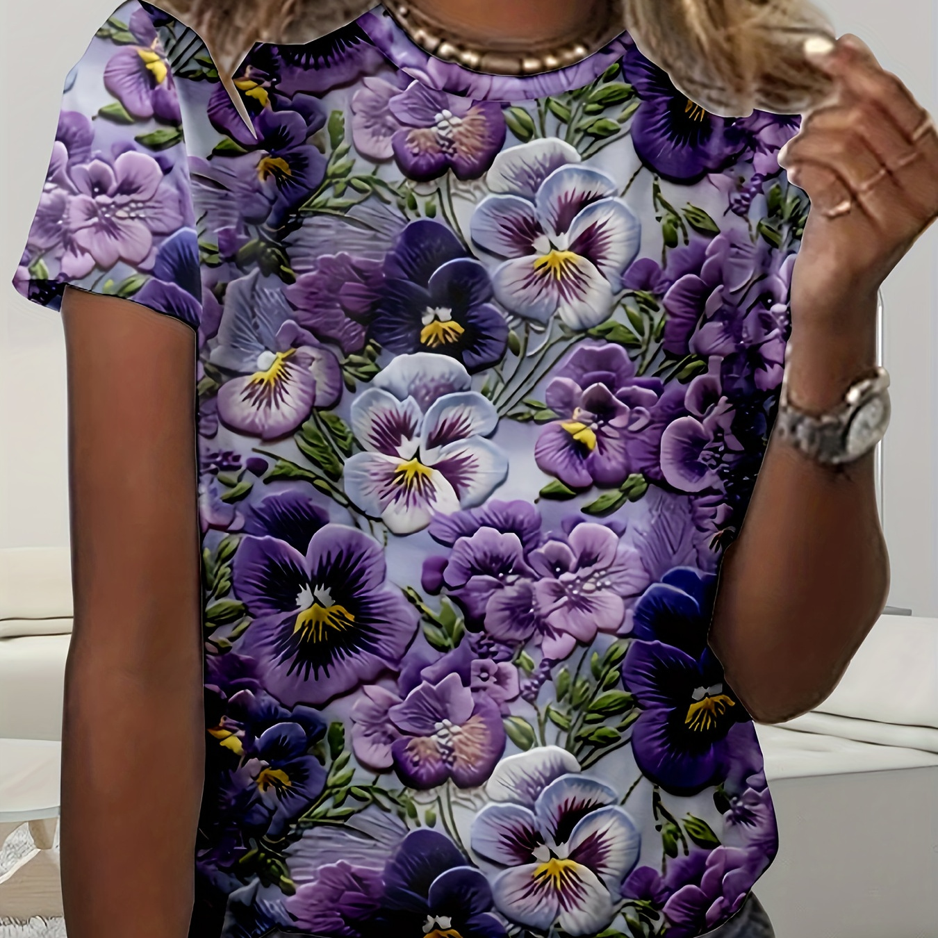 

Plus Size Floral Print T-shirt, Casual Short Sleeve Crew Neck Top For Spring & Summer, Women's Plus Size Clothing