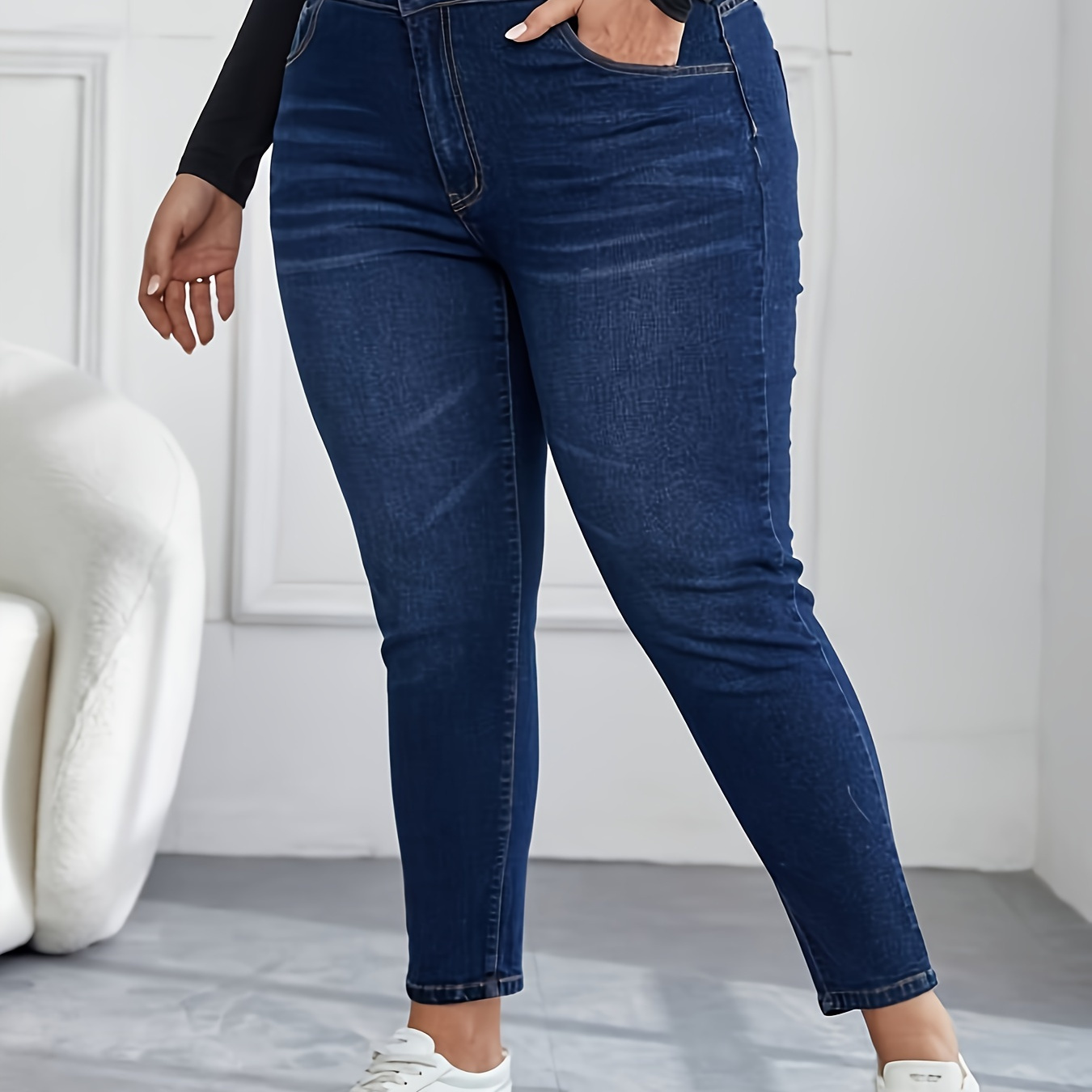 

High-waisted Plus Size Women's Jeans, Casual Solid Color Denim Pants, Slim Fit, Single-breasted Button Closure, Fashionable Daily Wear, Versatile Full-length Trousers - Blue