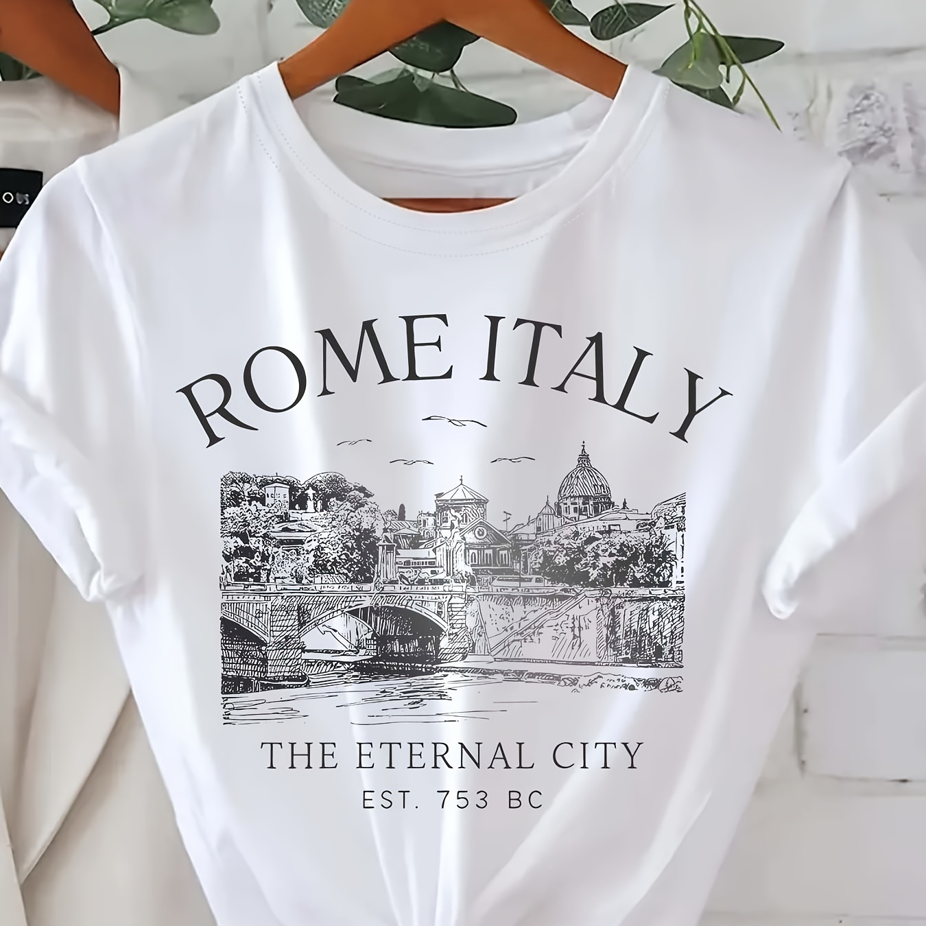 

Plus Size Print T-shirt, Casual Short Sleeve Crew Neck Top For Spring & Summer, Women's Plus Size Clothing